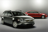 「V50」（写真手前）と「S40」の「T-Tecエディション」。