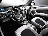 インテリアの様子。写真は「ローンチエディション ホワイト」のもの。