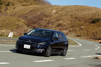 「308SW」のホイールベースは、ハッチバックに対して110mm延長されている。