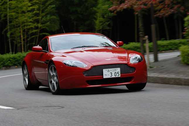 【スペック】全長×全幅×全高＝4380×1870×1260mm／ホイールベース＝2600mm／車重＝1630kg／駆動方式＝FR／4.3リッターV8 DOHC32バルブ（380ps/7000rpm、41.8kgm/5000rpm）／価格＝1550万円（テスト車＝1624万4450円）