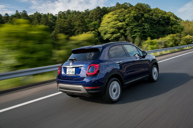 FIAT500Xクロス 純正タッチスクリーンモニター【パスコード無し】送料無料 FIAT500Xクロス 純正タッチスクリーンモニター【パスコード無し