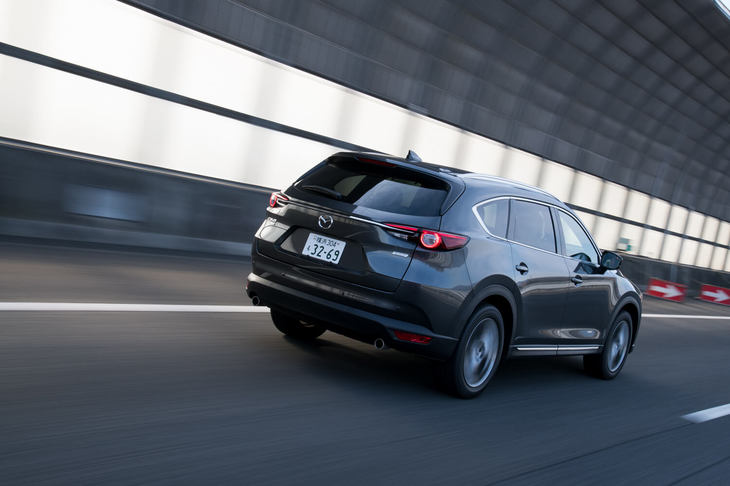 2.5リッターガソリンターボ車の燃費は、JC08モードで12.0km/リッター、WLTCモードで11.6km/リッターと公表されている。