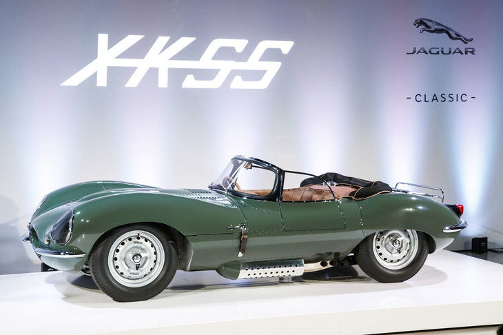 「XKSS」は、ルマンで連勝した純レーシングモデルの「XKD（Dタイプ）」に最低限の公道用装備を備えたモデルだ。俳優のスティーブ・マックイーンが愛用したことで知られる。