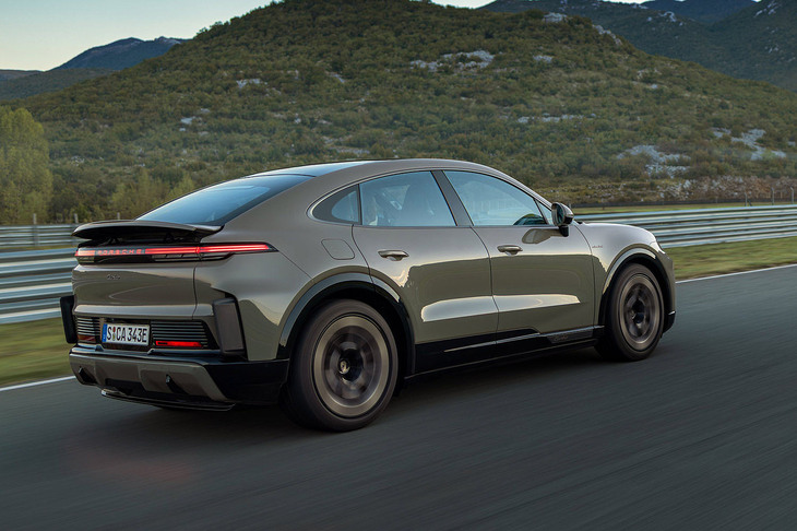 カイエン ターボ クーペ エレクトリック