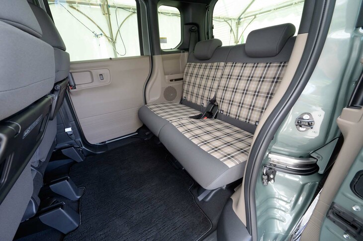 ホンダN-BOXジョイ（リアシート）