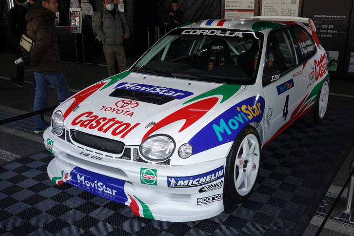 TOYOTA GAZOO Racingブースに展示された「カローラWR-Car」のプロトタイプ。欧州向けの「カローラ」をベースに開発され、1997年からWRCにテスト参戦。1999年にはマニュファクチャラーズチャンピオンを獲得した。