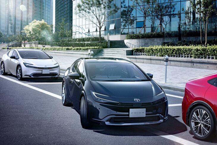 ADAS関連では、リモート機能付きの駐車支援システム「アドバンストパーク」や、緊急時操舵支援機能付きクロストラフィックアラート、レーンチェンジアシストなどを標準装備。“半自動運転”の世界に興味がある人にも「Z」はオススメだ。