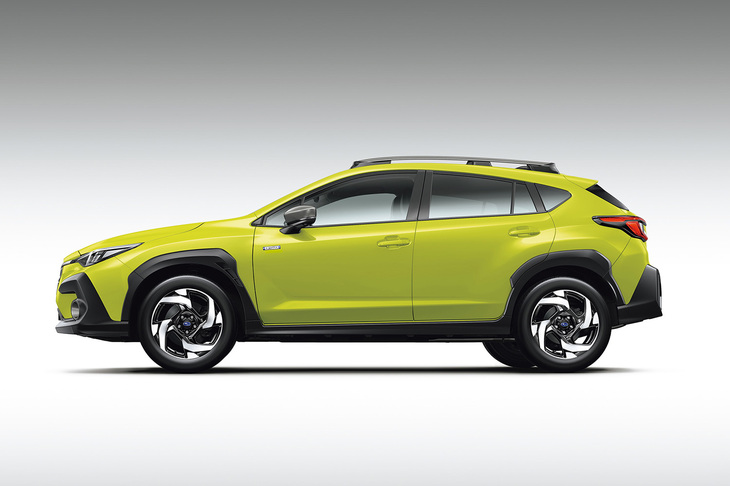 スバルの「クロストレック」には2024年末にストロングハイブリッドの「S：HEV」が追加設定された。既存のマイルドハイブリッドモデルも併売されるため、両方が選べる珍しいモデル体系だ。