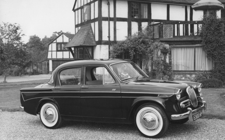 日本でもいすゞがライセンス生産していた「ヒルマン・ミンクス」の内外装を高級化した「シンガー・ガゼル」。