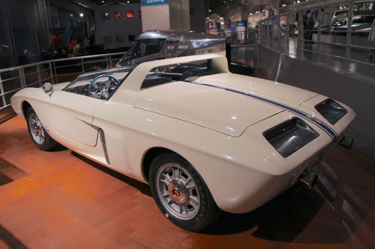 「マスタング」のプロトタイプは、市販車とはかなりかけ離れたものだった。だが、やがて登場する市販バージョンへの期待を盛り上げるには十分だった。