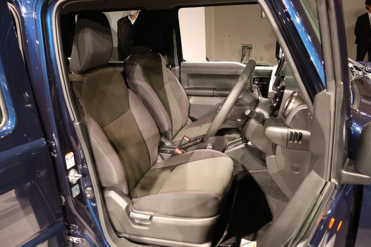 スズキ・ジムニー ノマド（フロントシート）