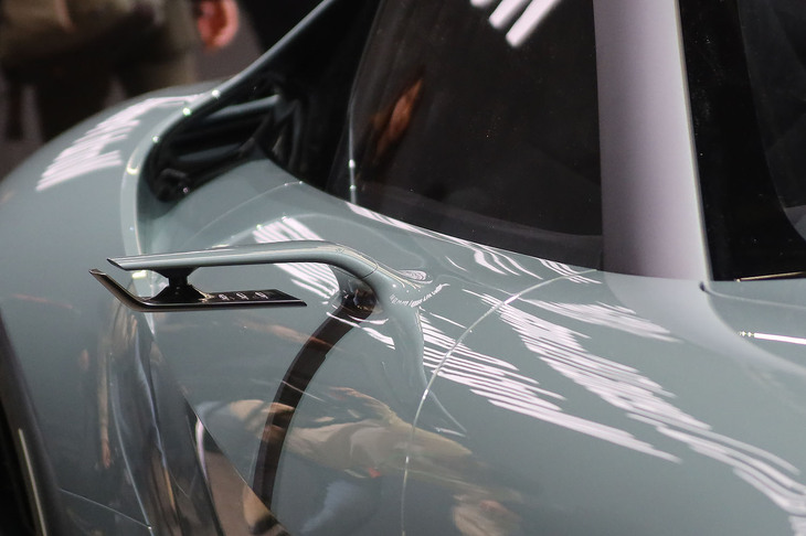 レクサスLFAコンセプト（後方視認用カメラ）