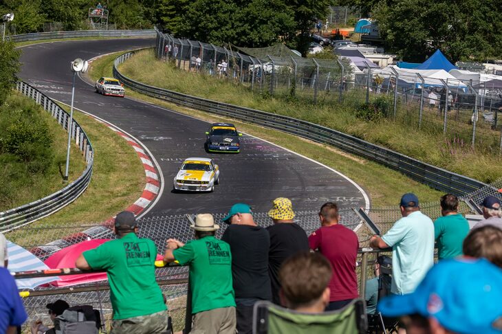 こちらは土曜の午前に行われたサポートレース、24h-Classicの様子。3時間の耐久レースだ。