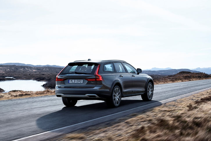 ボルボV90クロスカントリー