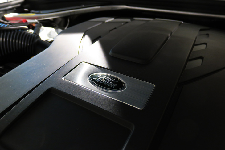 ランドローバー・レンジローバーSV P530（4.4リッターV8ガソリンターボエンジン）