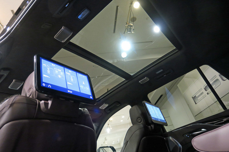 キャデラック・エスカレード スポーツ（ウルトラビューパノラミック電動サンルーフ）