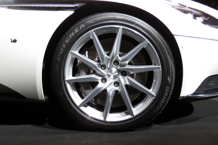 アストンマーティンDB11