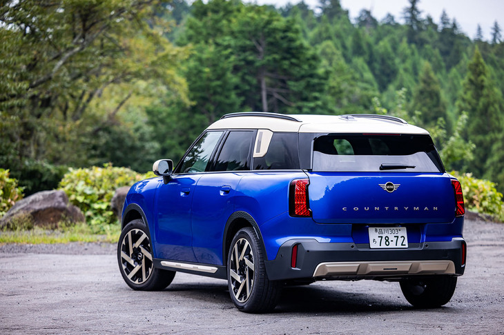 「MINIカントリーマンD」のボディーサイズは全長×全幅×全高＝4445×1845×1660mm、ホイールベースは2690mm。車重は1620kgと発表されている。