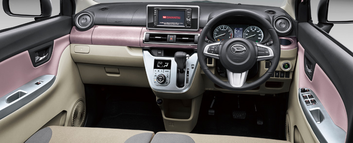 「ピンク」のアクセントカラーが用いられた「キャスト スタイル」のインテリア。