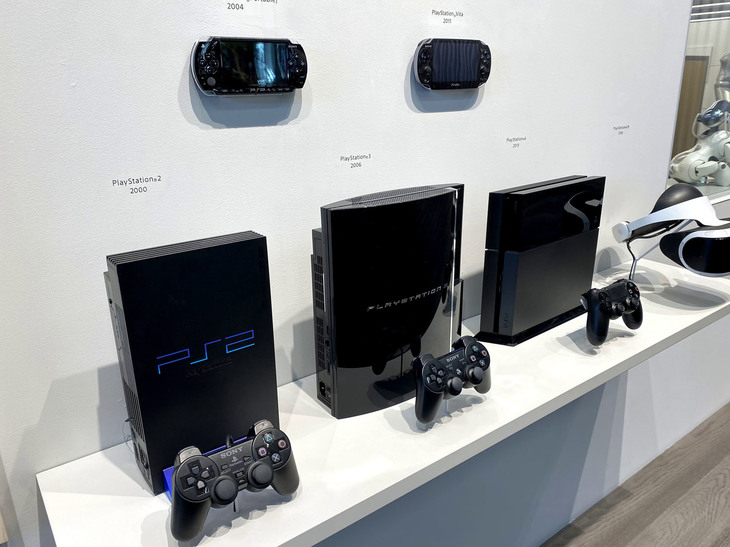 「プレイステーション」の歴代モデルから。