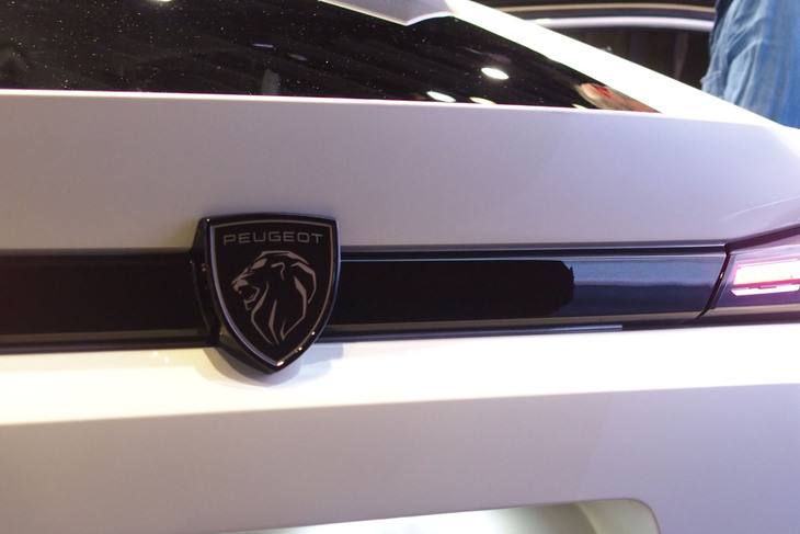プジョー408アリュール（リアのエンブレム）
