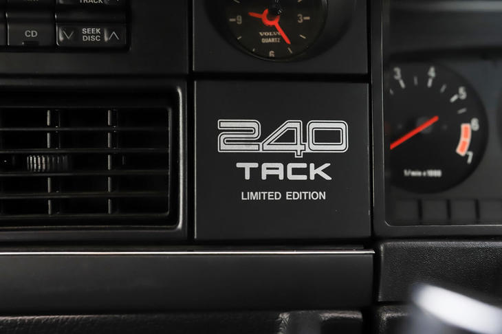 ボルボ240ワゴン タック