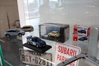 たびたびの日本訪問で購入したものを含めたミニカーのコレクション。