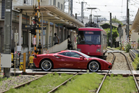 『CAR GRAPHIC』8月号発売軽自動車からハイブリッドカー、スーパースポーツまで、“本当の燃費”を報告