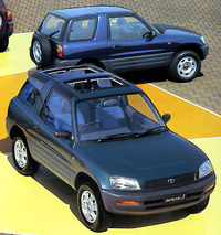 初代「RAV4」がデビューしたのは1994年のこと。コンパクトなボディーやアクティブなスタイリング、運転のしやすさなどで人気を集めた。