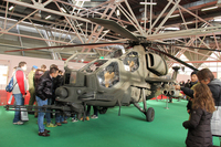 あり余るほど広いブースに鎮座したヘリコプター「アグスタA129マングスタ」。