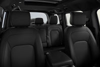 「エボニー」のウィンザーレザーシート。