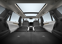 レクサス初の3列シート電動SUV「TZ」がデビューの画像