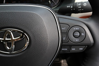 運転支援システムとしては、車線維持支援機構や全車速対応型のレーダークルーズコントロールなどを装備。自動緊急ブレーキや誤発進抑制制御機能、ブラインドスポットモニターなどの安全装備も備わっている。