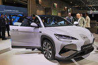 同じく2024年のパリモーターショーで。BYDが欧州初公開したSUVクーペ「シーライオン7」。