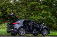 「ハリアー」のボディーサイズは全長×全幅×全高＝4740×1855×1660mm、ホイールベースは2690mm。