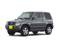 2008年「日産キックス（KIX）」。「三菱パジェロミニ」のOEMモデルとなる軽クロスカントリー4WD。