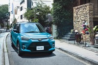 こちらは、ダイハツが開発を担当したコンパクトSUV「トヨタ・ライズ」。2020年5月の“通称名別の販売実績”で「ヤリス」に次ぐ2位となるなど、好調なセールスを見せている。今後は「ヤリスクロス」も加わり、トヨタのSUVラインナップは一段と強固なものになる。