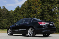 「プレシジョン・オール・ホイール・ステア」機構は、2013年に北米で発売される「アキュラRLX」に搭載されることが決定している。