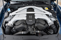 5935ccのV12ユニットは、573psと63.2kgmを発生。「タッチトロニック2」と呼ばれる6段ATが組み合わされる。