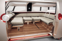 助手席側から見た室内。（写真をクリックするとシートアレンジが見られます）