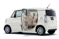 ホンダのファンキーな軽、N-BOXスラッシュ登場の画像