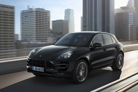 「ポルシェ・マカン ターボ」
    