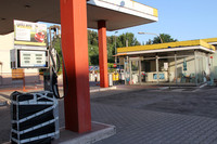 同じくシエナで。廃業したアジップの給油所。2012年7月上旬撮影。