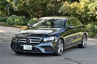 メルセデス・ベンツE200アバンギャルド スポーツ
	ボディーサイズ：全長×全幅×全高＝4950×1850×1455mm／ホイールベース：2940mm／車重：1700kg／駆動方式：FR／エンジン：2リッター直4 DOHC 16バルブ ターボ／トランスミッション：9段AT／最高出力：184ps（135kW）/5500rpm／最大トルク：30.6kgm（300Nm）/1200-4000rpm／タイヤ：（前）245/40R19 （後）275/35R19／価格：727万円