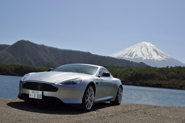 【スペック】全長×全幅×全高＝4720×1904×1282mm／ホイールベース＝2740mm／車重＝1785kg／駆動方式＝FR／6リッターV12DOHC48バルブ（517ps/6500rpm、63.2kgm/5500rpm）／価格＝2199万5000円（テスト車＝2580万3350円）