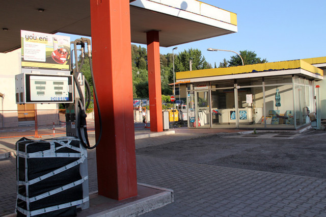 第256回 ガソリンスタンドはオトナのにおい マッキナ あらモーダ Webcg