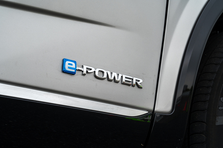 「e-POWER」は2016年に「ノート」に初搭載。発売月の2016年11月に日産車としては1986年9月の“トラッドサニー”以来の月間販売台数1位を獲得した。