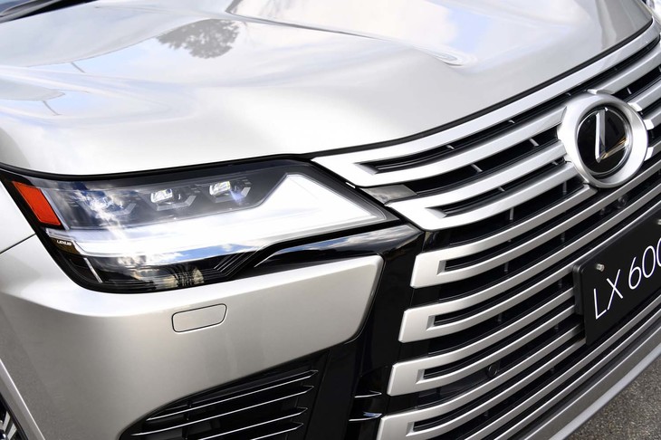 レクサスLX600（ヘッドランプ）
