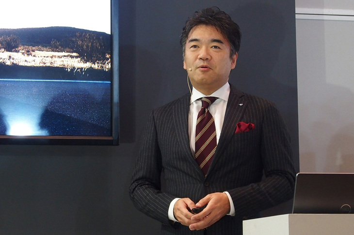 日本におけるマクラーレンのブランド戦略を解説するマクラーレン・オートモーティブ・アジア日本支社代表の正本嘉宏氏。