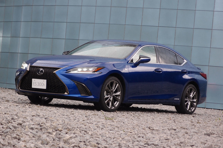 レクサスES300h“Fスポーツ”